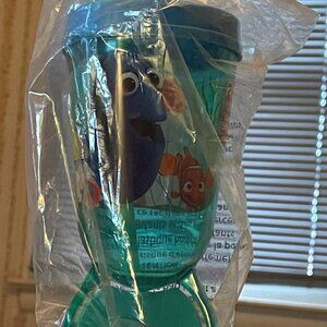 Finding Kids Plastic Cup with Straw brand new